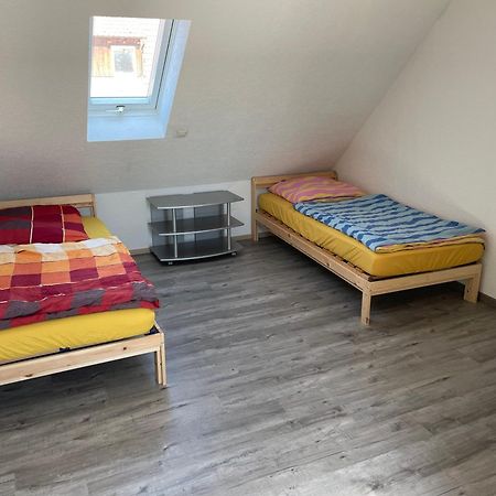 Haus Dambacher - Arbeiter-Monteurzimmer Нюртинген Экстерьер фото